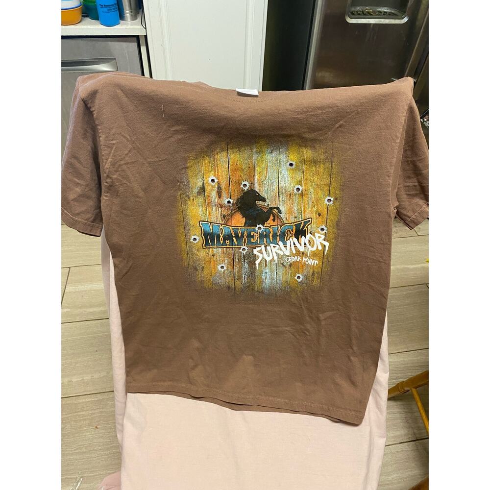 Vintage Maverick Survivor Cedar Point Brown Graphic Roller Coaster Shirt L